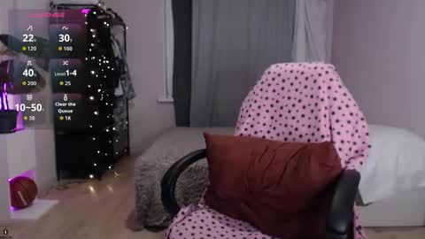 Snapshot of alien_art_lover chatting on September 2025 06:44:02 PM Mia online show from September 2025 06:44:02 PM