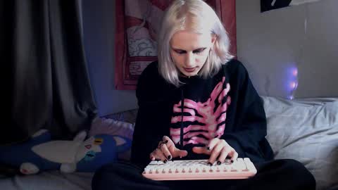 Alien Bella online show from March 2026 09:51:01 PM