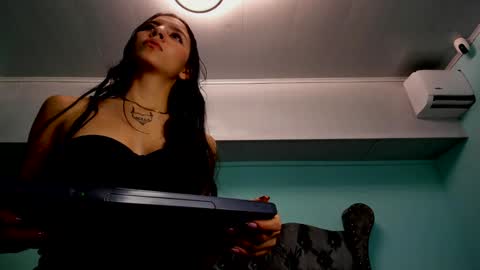 Snapshot of aliice_greco chatting on December 2024 10:53:02 AM Alice online show from December 2024 10:53:02 AM