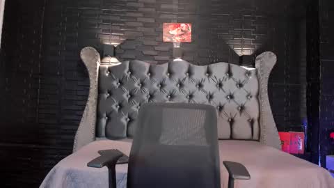 Snapshot of aliice_greco chatting on October 2025 01:46:01 AM Alice online show from October 2025 01:46:01 AM