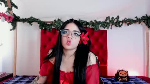 aliice_walker_ online show from December 2024 05:33:02 PM