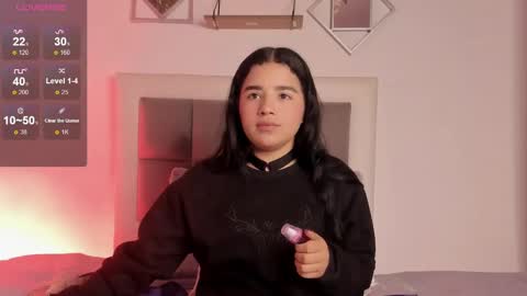 aliice_walker_ online show from January 2025 12:26:02 PM