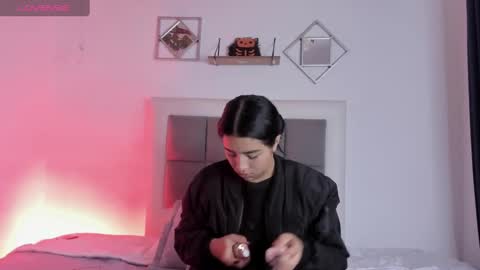 aliice_walker_ online show from January 2025 12:40:01 PM