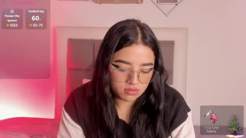 aliice_walker_ online show from January 2025 06:33:02 PM