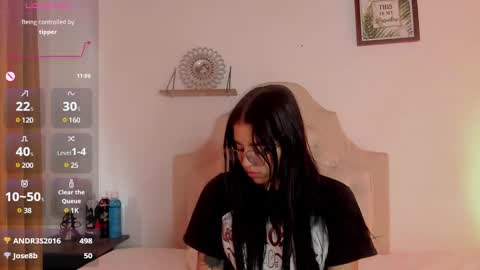 aliice_walker_ online show from February 2025 06:17:02 PM