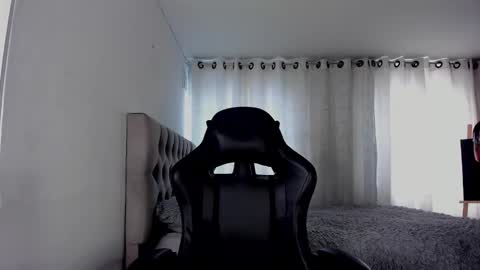 aliice_walker_ online show from November 2025 07:13:01 PM