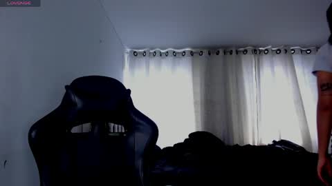 aliice_walker_ online show from April 2026 02:59:01 PM