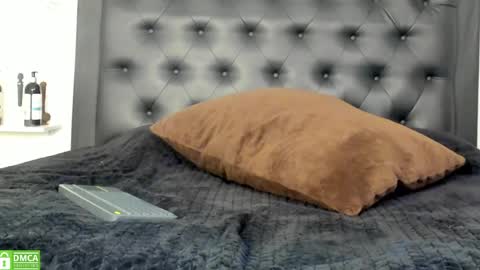 alika_jonhson_ online show from April 2026 01:14:01 AM