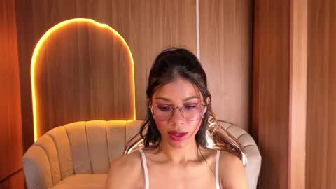Snapshot of alina_b_ chatting on April 2026 08:10:01 PM alina_b_ online show from April 2026 08:10:01 PM