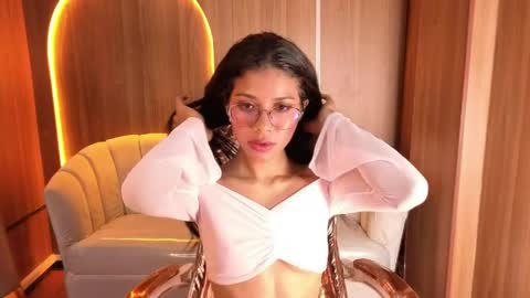 Snapshot of alina_b_ chatting on April 2026 01:42:02 AM alina_b_ online show from April 2026 01:42:02 AM