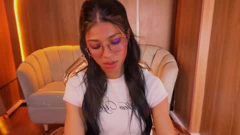 Snapshot of alina_b_ chatting on May 2026 08:05:01 PM alina_b_ online show from May 2026 08:05:01 PM