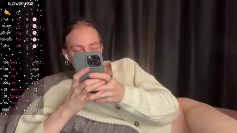 Snapshot of alina_flow chatting on December 2024 07:54:01 PM Alexa online show from December 2024 07:54:01 PM