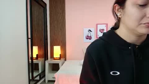 Alina online show from January 2026 12:00:01 PM