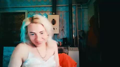 Snapshot of alinafrey_ chatting on April 2026 03:46:01 AM Alina online show from April 2026 03:46:01 AM