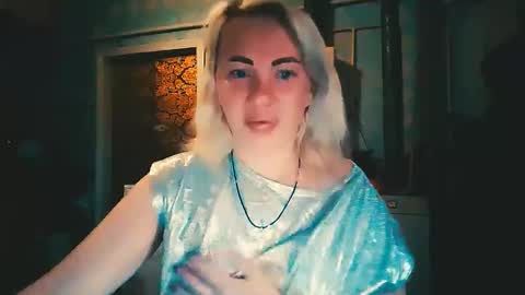 Snapshot of alinafrey_ chatting on April 2026 04:35:01 AM Alina online show from April 2026 04:35:01 AM