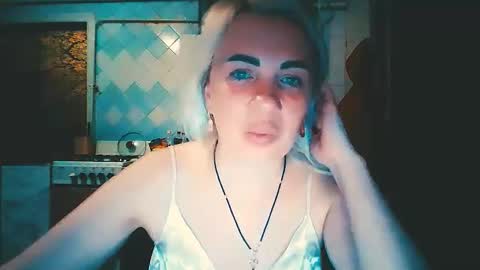 Snapshot of alinafrey_ chatting on April 2026 06:43:02 PM Alina online show from April 2026 06:43:02 PM