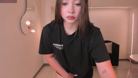 alinakravitz_ online show from March 2026 11:17:02 AM