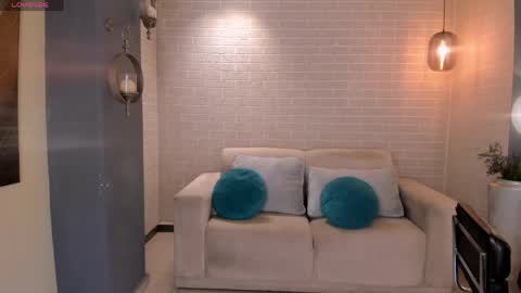 alinakravitz_ online show from April 2026 08:42:02 PM