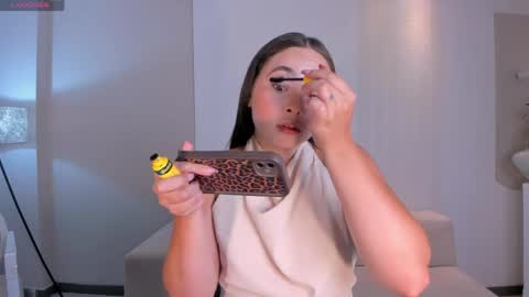 alinakravitz_ online show from April 2026 03:39:01 PM