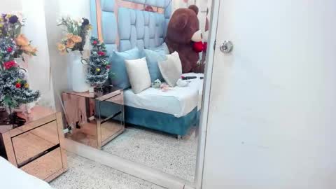 alinamoretz online show from December 2025 02:50:02 AM