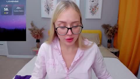 alinaocean online show from November 2025 08:25:02 PM