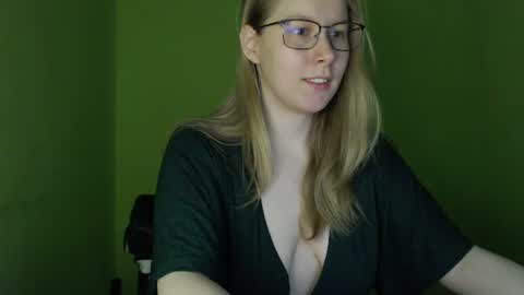 Snapshot of alinasei chatting on June 2026 06:11:01 AM alinasei online show from June 2026 06:11:01 AM