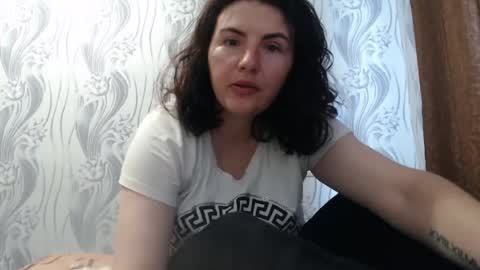 Snapshot of alinaxjames chatting on June 2026 08:07:01 AM AlinaxJames online show from June 2026 08:07:01 AM