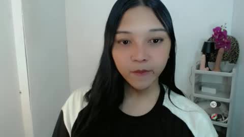 Shanti xhey online show from April 2026 04:37:02 PM