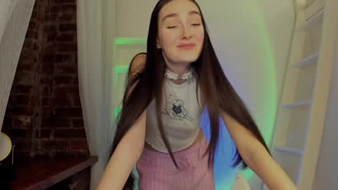 Snapshot of alisaacoy chatting on January 2025 08:35:01 PM alisa online show from January 2025 08:35:01 PM