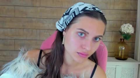 AlisaVersailles online show from October 2025 04:41:02 AM