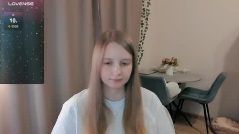 Snapshot of alisha_ley chatting on April 2026 08:11:02 PM Alya online show from April 2026 08:11:02 PM