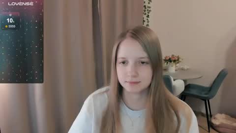 Snapshot of alisha_ley chatting on April 2026 07:44:02 PM Alya online show from April 2026 07:44:02 PM