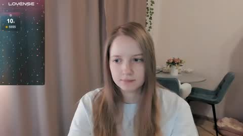 Snapshot of alisha_ley chatting on May 2026 01:40:01 PM Alya online show from May 2026 01:40:01 PM