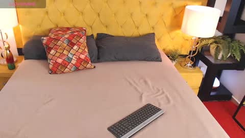 Snapshot of alishaweir chatting on November 2025 12:05:01 AM Luna online show from November 2025 12:05:01 AM