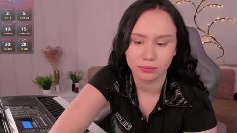 Alisia online show from January 2025 12:06:02 PM