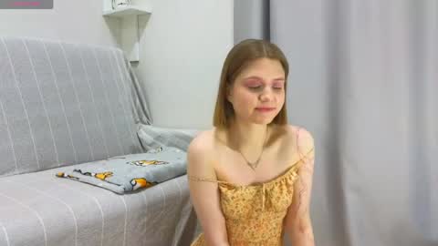 Snapshot of alisia_spinnet chatting on April 2026 12:46:01 PM Alisia online show from April 2026 12:46:01 PM