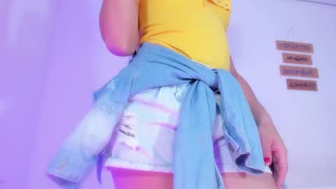 Alisia online show from October 2025 09:01:01 PM