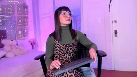 Alison Fishert online show from October 2025 12:38:01 PM