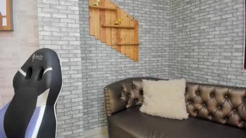 alisonn_doll online show from November 2025 12:18:01 PM