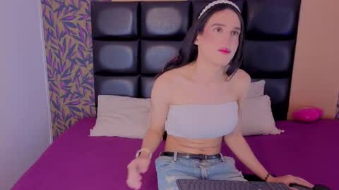 Alison  online show from December 2025 08:37:02 PM