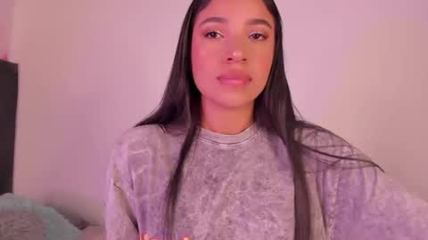 Mara  Isabel online show from December 2025 03:33:02 AM