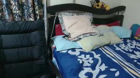 Snapshot of alisse27 chatting on February 2025 02:14:02 PM allise online show from February 2025 02:14:02 PM