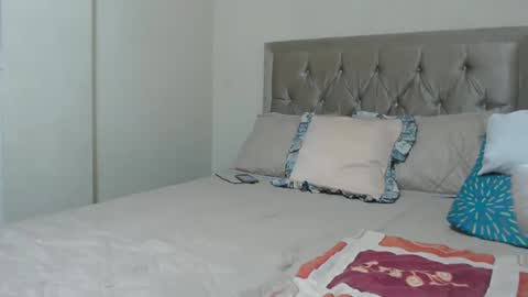 Snapshot of alisse27 chatting on September 2025 11:04:02 PM allise online show from September 2025 11:04:02 PM