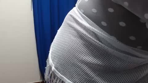 Snapshot of alisse27 chatting on September 2025 01:31:02 AM allise online show from September 2025 01:31:02 AM