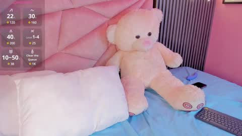 Snapshot of alisse_miller chatting on December 2024 08:18:01 AM Alisse Miller online show from December 2024 08:18:01 AM