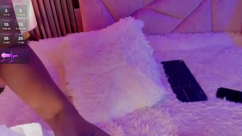 Snapshot of alisse_miller chatting on September 2025 11:48:01 AM Alisse Miller online show from September 2025 11:48:01 AM