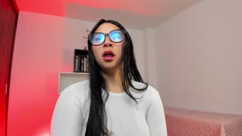 Snapshot of alissia_viera chatting on October 2025 07:33:01 PM iraide online show from October 2025 07:33:01 PM