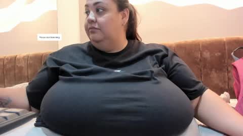 Snapshot of alisson_am chatting on April 2026 11:24:01 AM Alisson online show from April 2026 11:24:01 AM