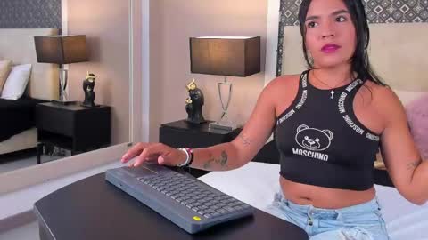 alisson online show from April 2026 07:07:02 PM