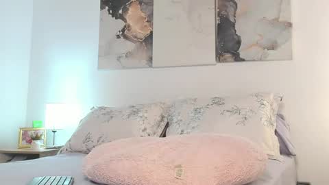 Snapshot of alissonroyce chatting on March 2025 04:15:02 AM Goddess  online show from March 2025 04:15:02 AM